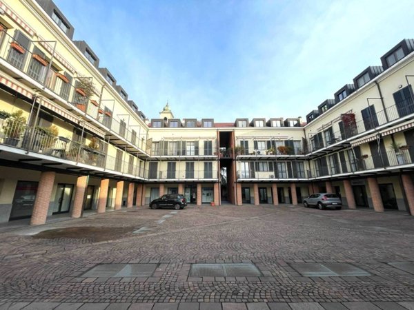 negozio in vendita a Garbagnate Milanese