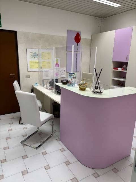 negozio in vendita a Garbagnate Milanese