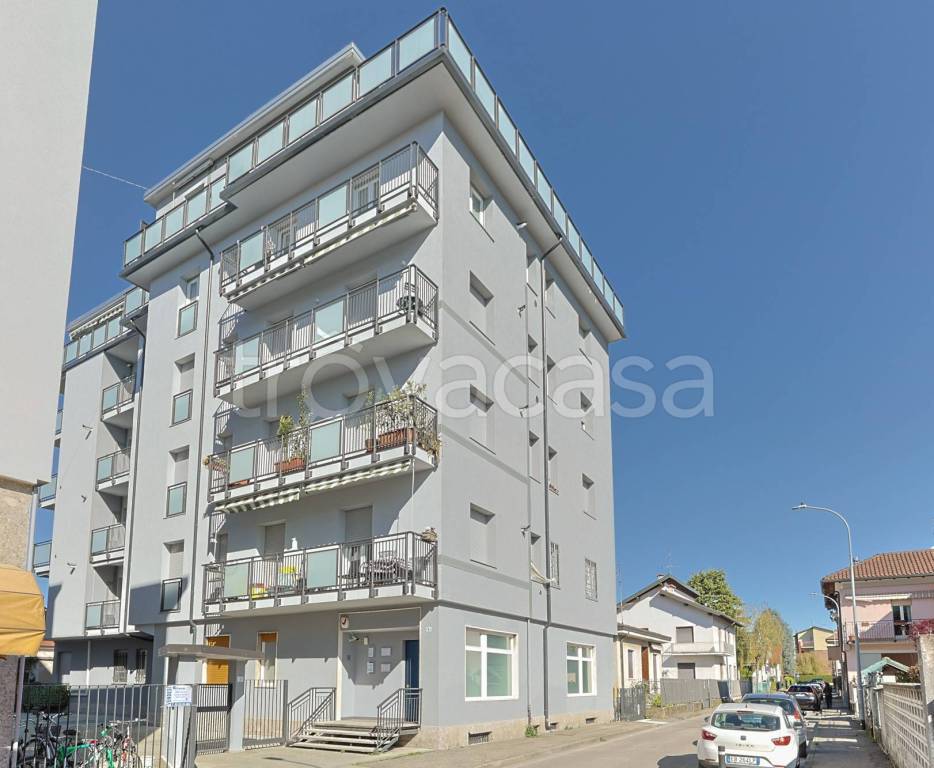 appartamento in vendita a Garbagnate Milanese