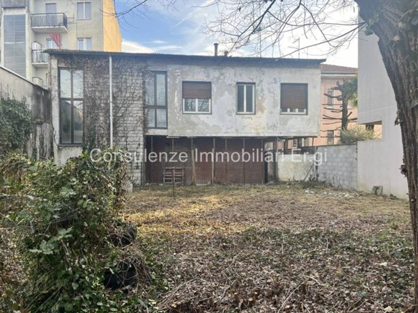 casa indipendente in vendita a Garbagnate Milanese