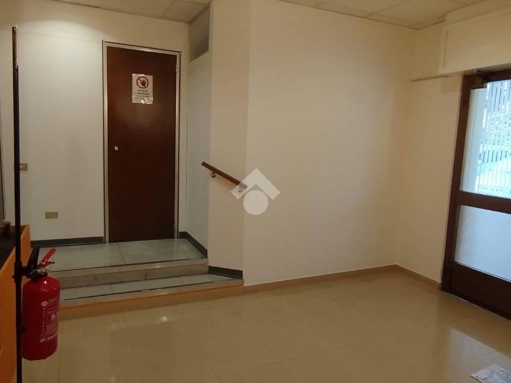 negozio in vendita a Garbagnate Milanese