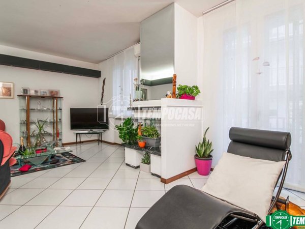 casa indipendente in vendita a Garbagnate Milanese