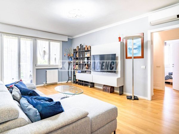 appartamento in vendita a Garbagnate Milanese