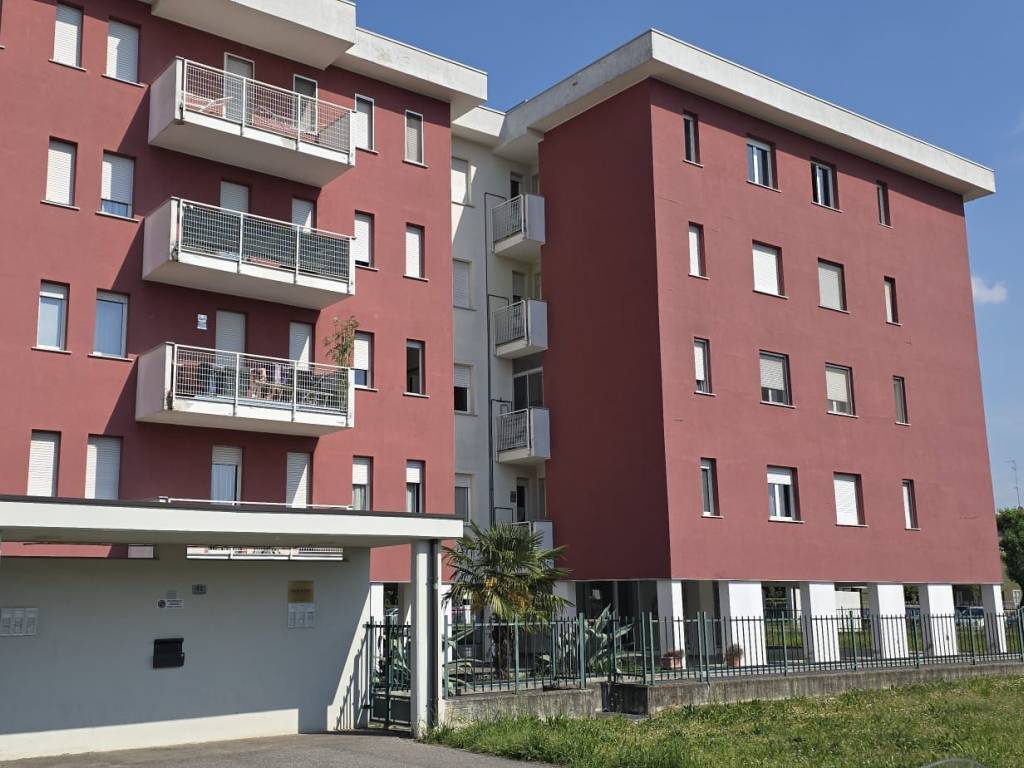 appartamento in vendita a Garbagnate Milanese