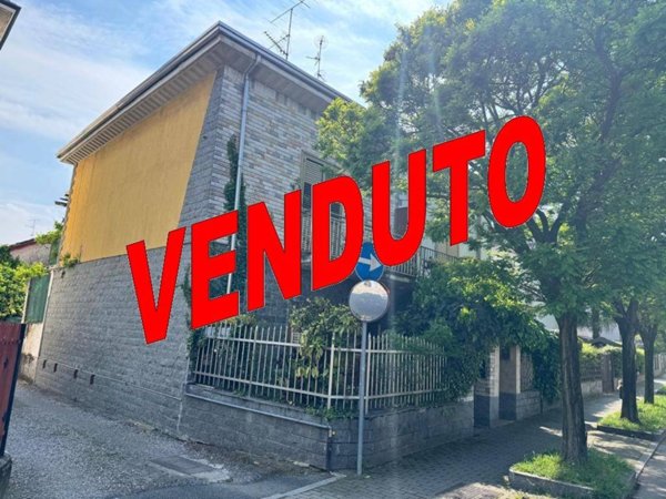 casa indipendente in vendita a Garbagnate Milanese