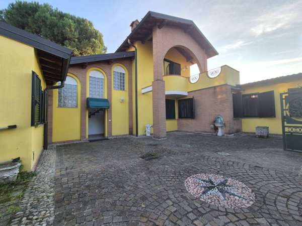 casa indipendente in vendita a Garbagnate Milanese