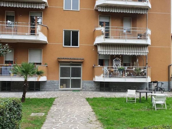 appartamento in vendita a Garbagnate Milanese