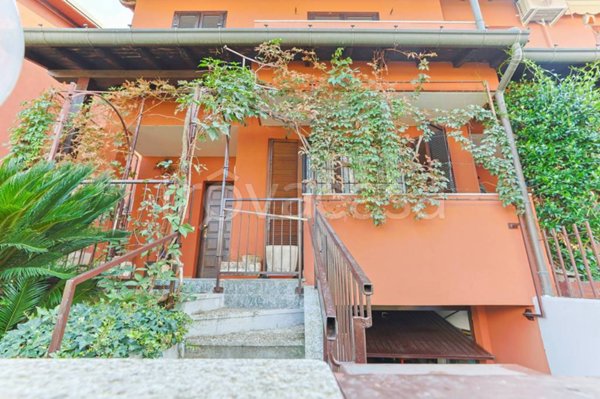 casa indipendente in vendita a Garbagnate Milanese in zona Bariana