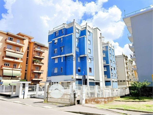 appartamento in vendita a Garbagnate Milanese