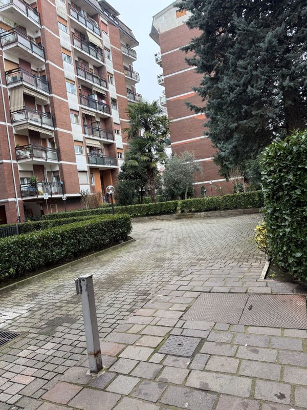 appartamento in vendita a Garbagnate Milanese in zona Bariana