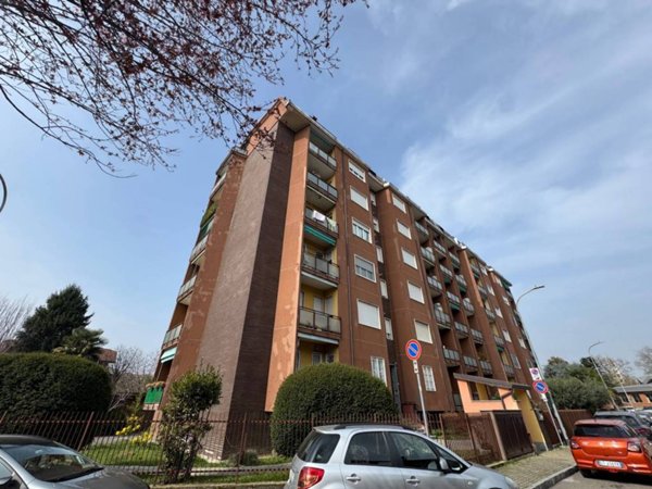 appartamento in vendita a Garbagnate Milanese in zona Bariana