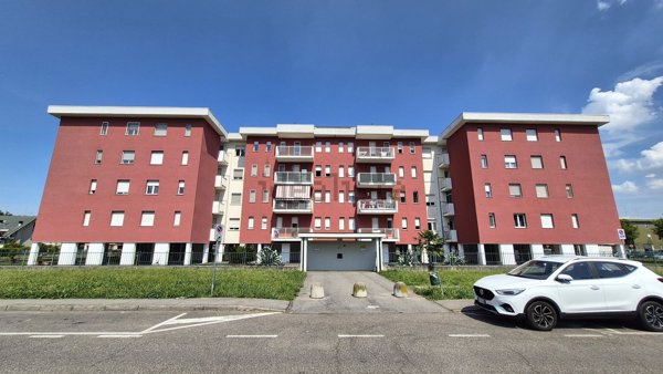 appartamento in vendita a Garbagnate Milanese in zona Bariana
