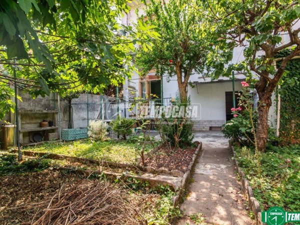 casa indipendente in vendita a Garbagnate Milanese