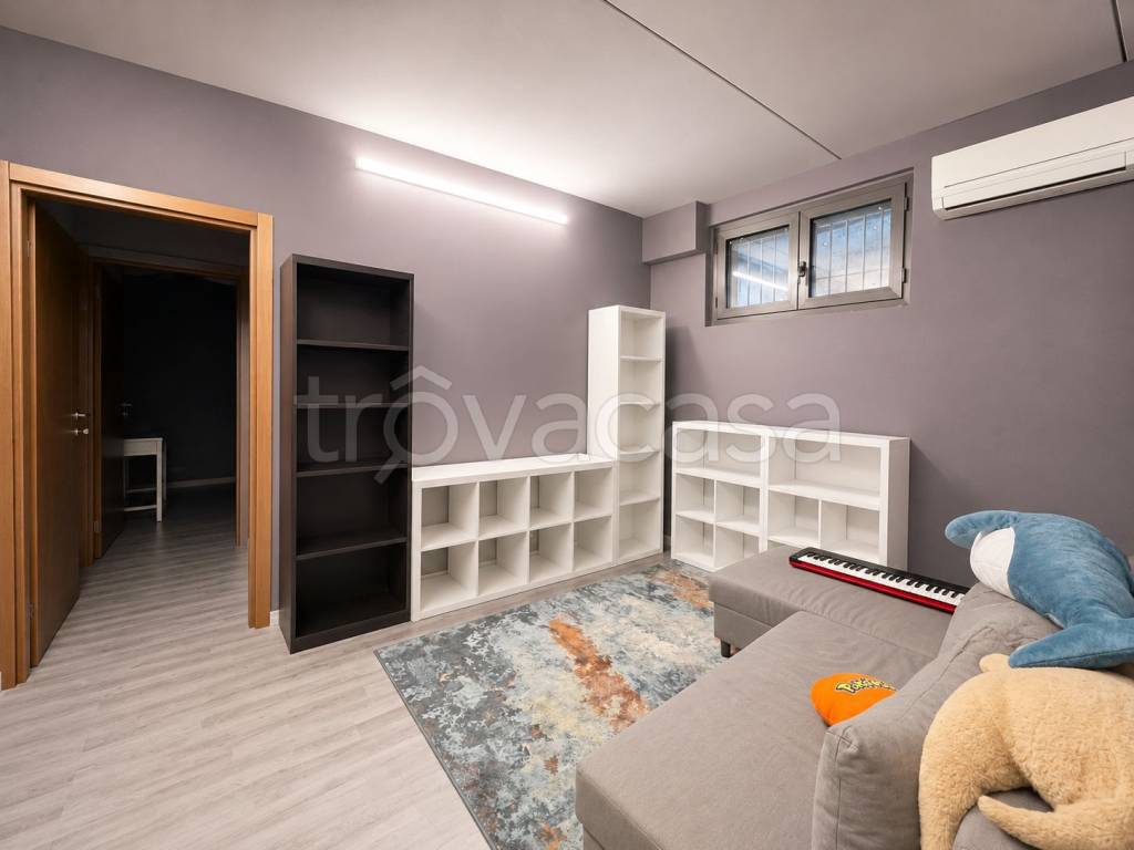 locale commerciale in vendita a Garbagnate Milanese