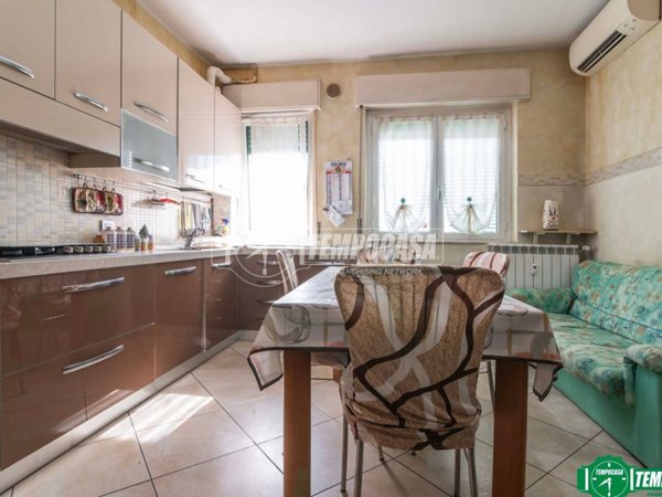 appartamento in vendita a Garbagnate Milanese