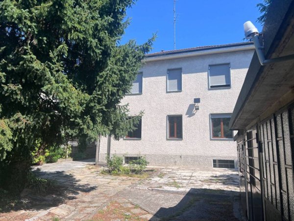 casa indipendente in vendita a Garbagnate Milanese