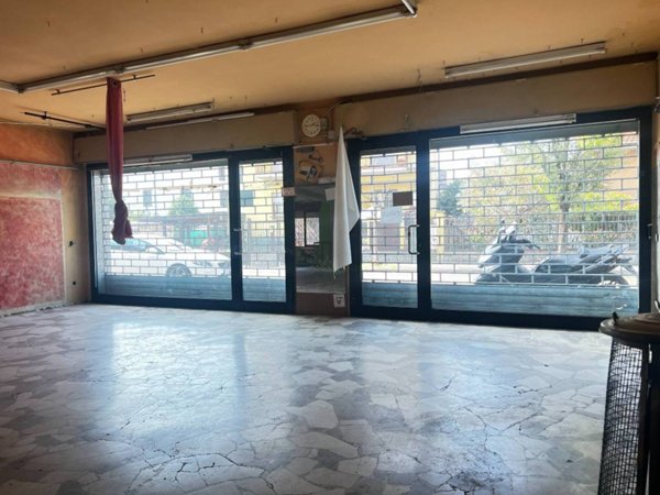 negozio in vendita a Garbagnate Milanese