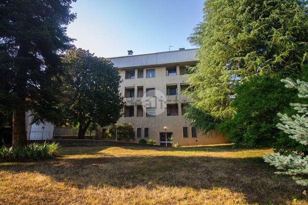 appartamento in vendita a Garbagnate Milanese in zona Bariana