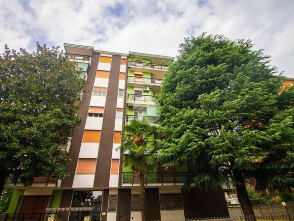 appartamento in vendita a Garbagnate Milanese