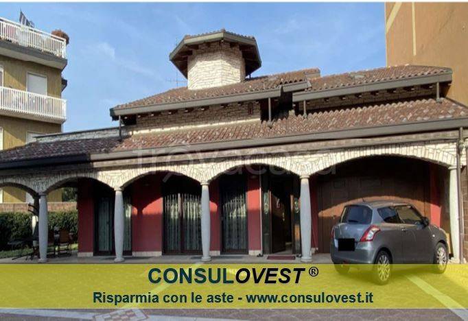 casa indipendente in vendita a Garbagnate Milanese in zona Bariana
