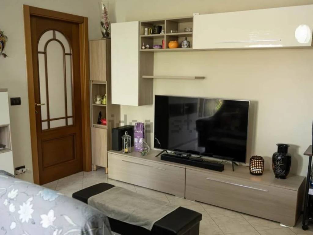 appartamento in vendita a Garbagnate Milanese in zona Bariana
