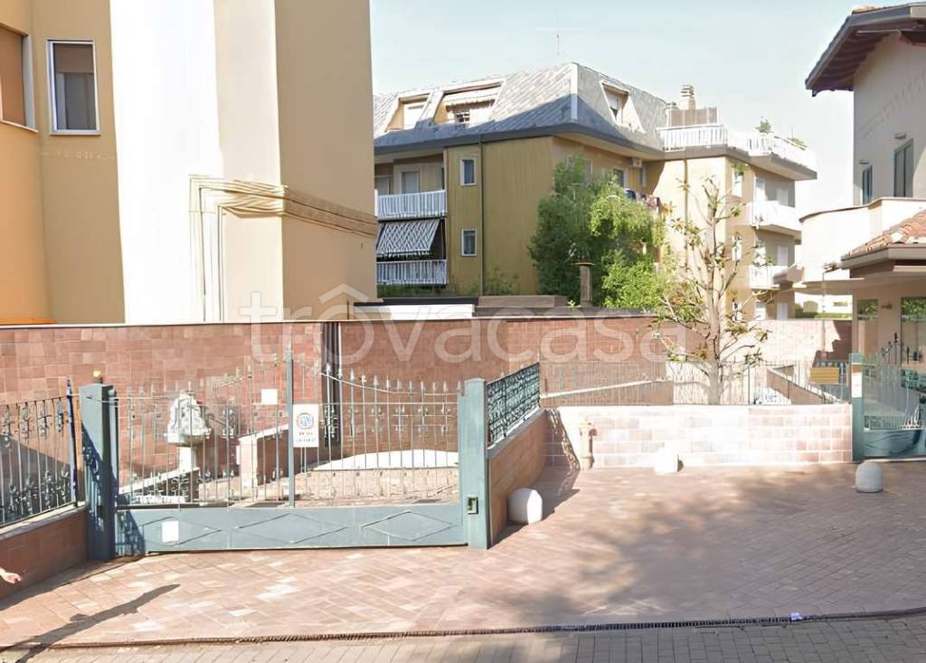 appartamento in vendita a Garbagnate Milanese in zona Bariana