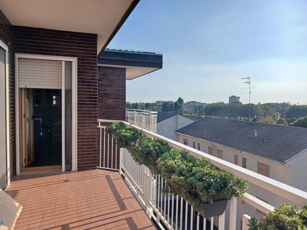 appartamento in vendita a Garbagnate Milanese