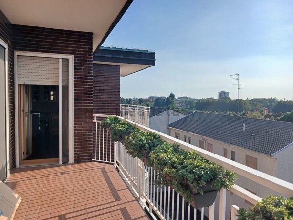 appartamento in vendita a Garbagnate Milanese