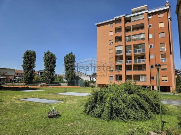 appartamento in vendita a Garbagnate Milanese in zona Bariana