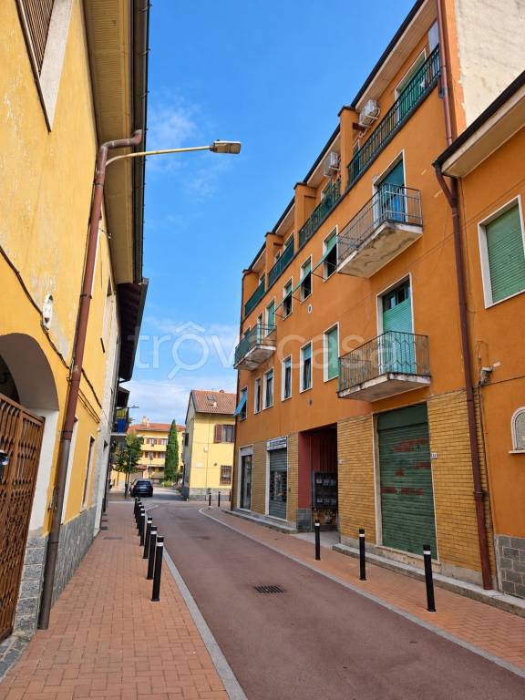 appartamento in vendita a Garbagnate Milanese in zona Bariana