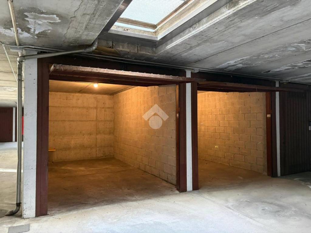 box auto in vendita a Garbagnate Milanese