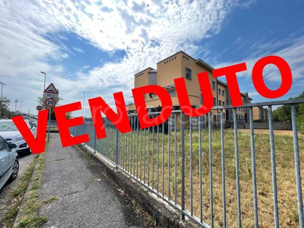 casale in vendita a Gessate