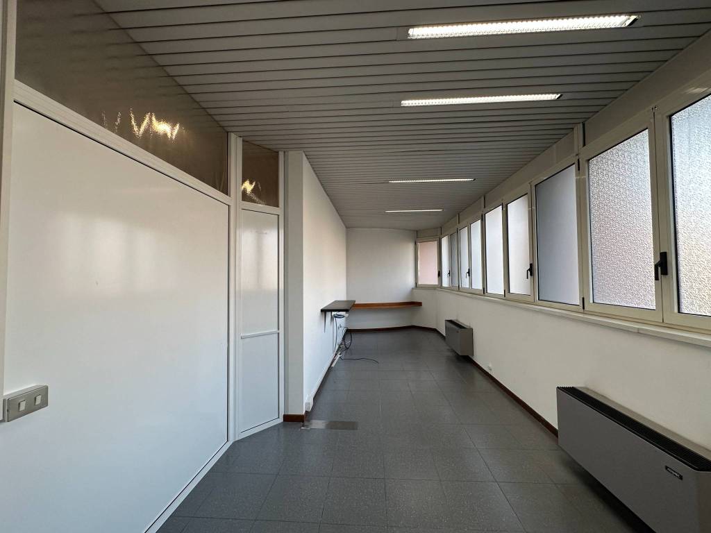 ufficio in vendita a Gessate