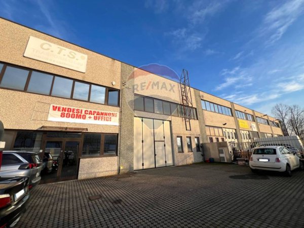 capannone in vendita a Gessate