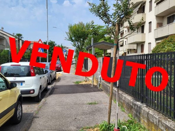 negozio in vendita a Gessate
