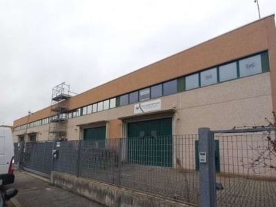 locale commerciale in vendita a Gessate