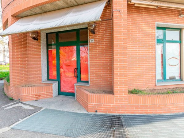 negozio in vendita a Gessate