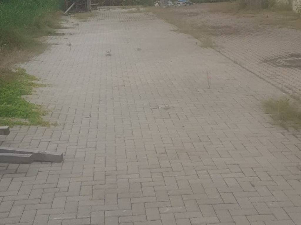 locale commerciale in vendita a Gessate