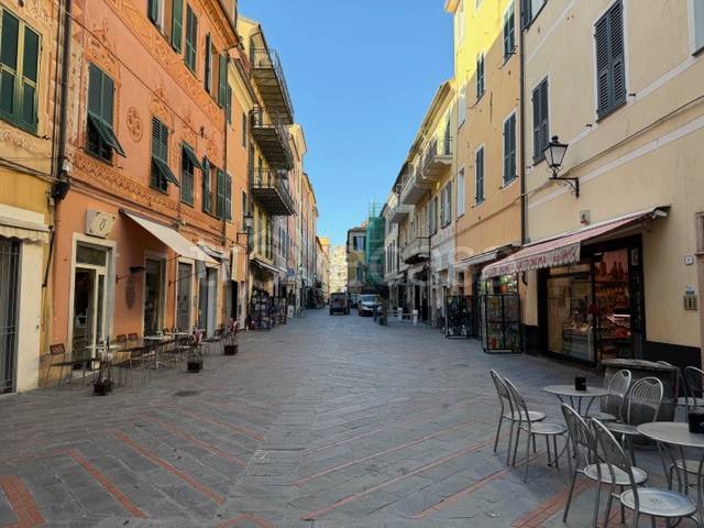 negozio in vendita a Gessate