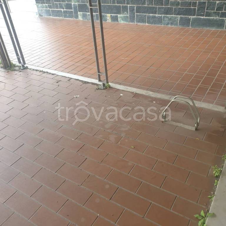 negozio in vendita a Gessate