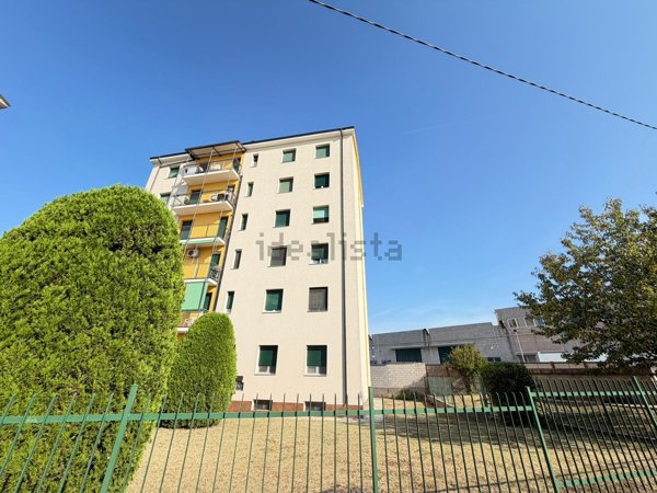 appartamento in vendita a Gessate in zona Villa Fornaci