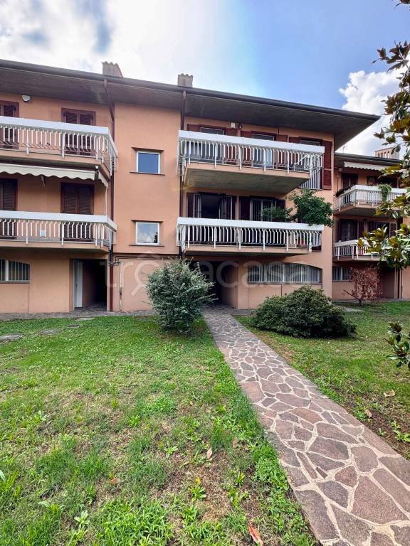appartamento in vendita a Gessate in zona Villa Fornaci
