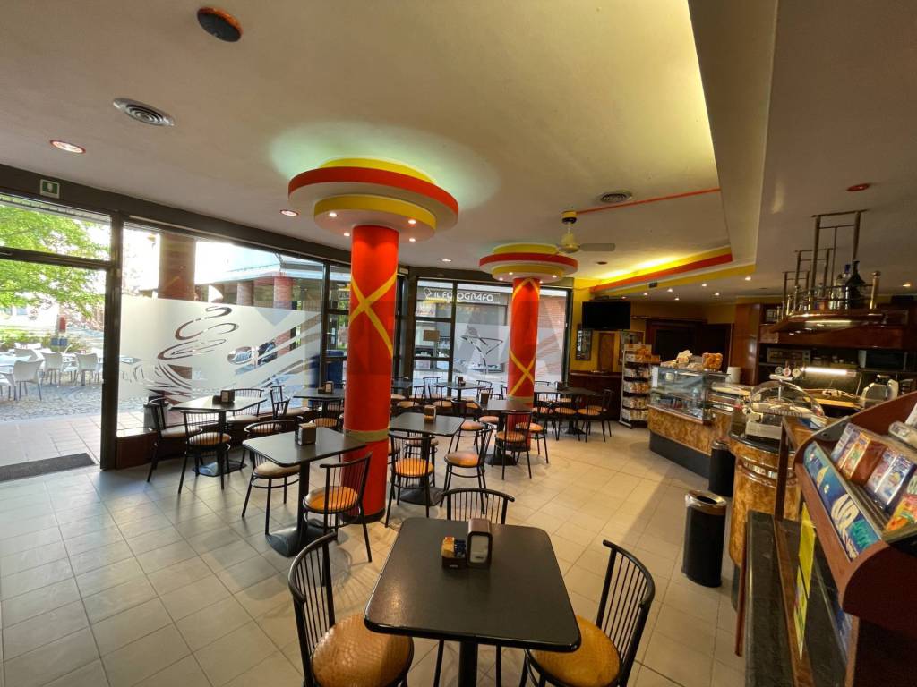 locale commerciale in vendita a Gessate in zona Villa Fornaci