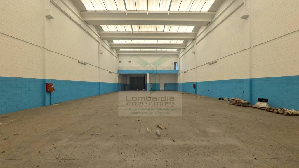 locale commerciale in vendita a Gessate in zona Villa Fornaci