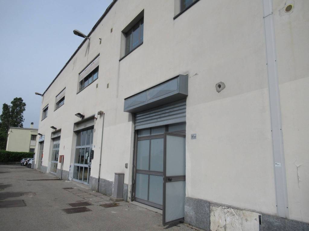 locale commerciale in vendita a Gorgonzola