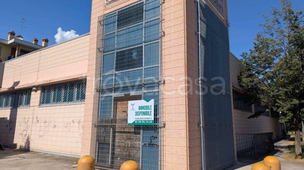 locale commerciale in vendita a Gorgonzola