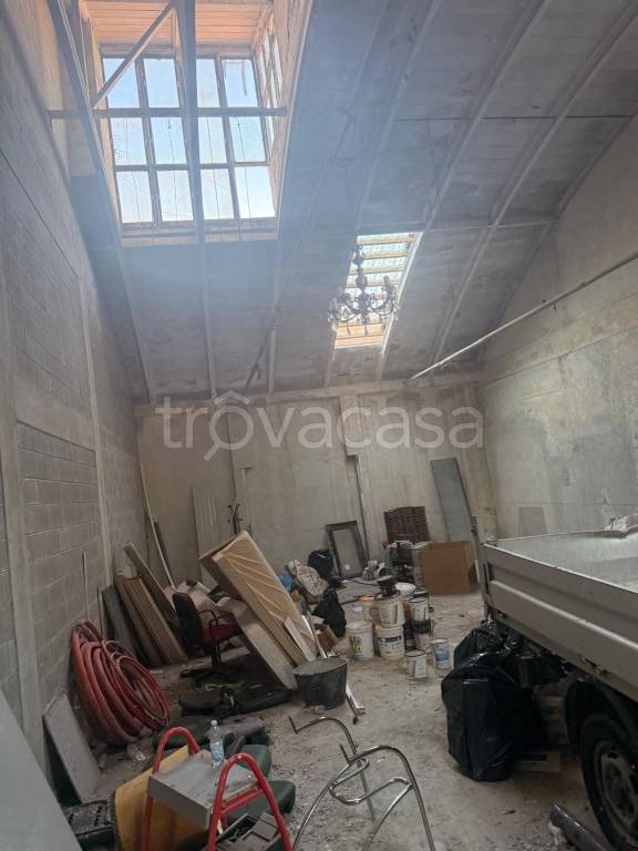 locale commerciale in vendita a Gorgonzola