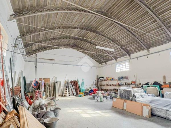 locale commerciale in vendita a Gorgonzola