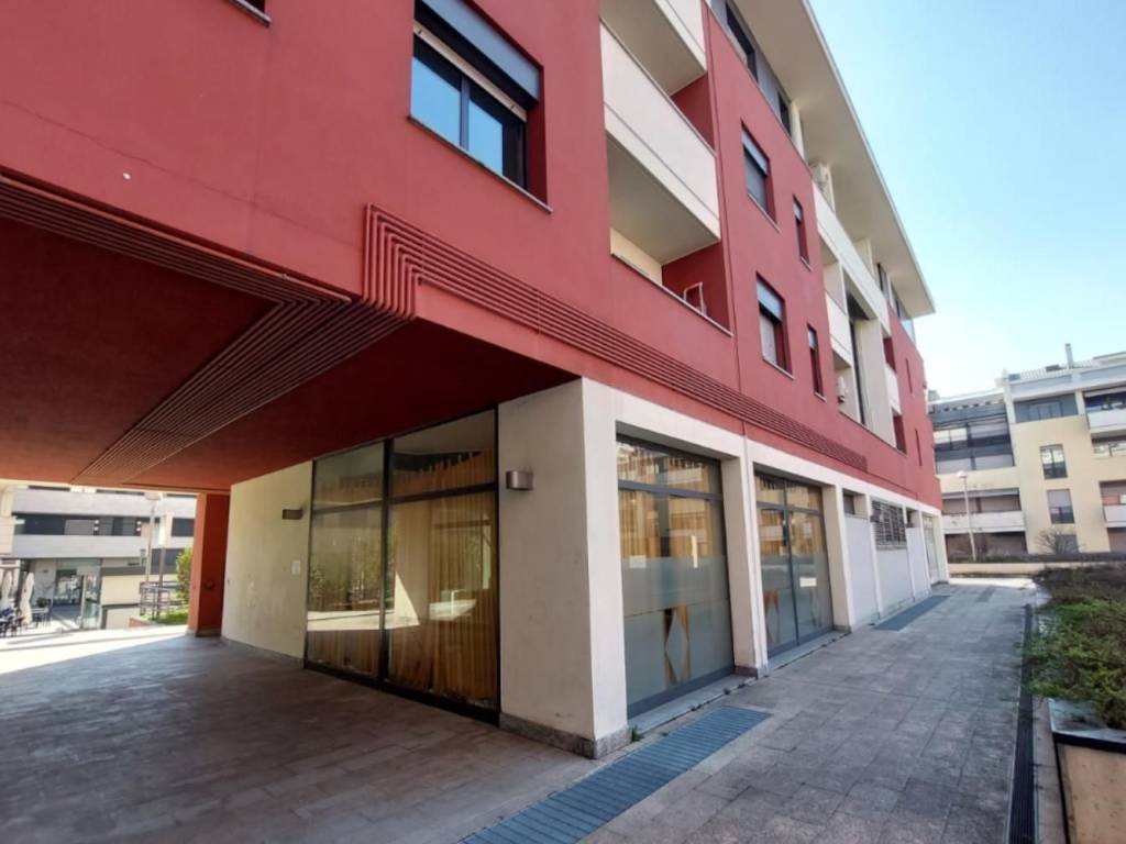 negozio in vendita a Gorgonzola