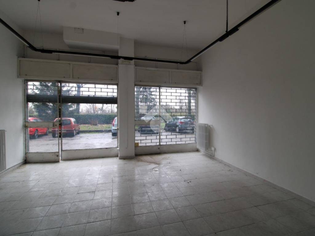 negozio in vendita a Gorgonzola